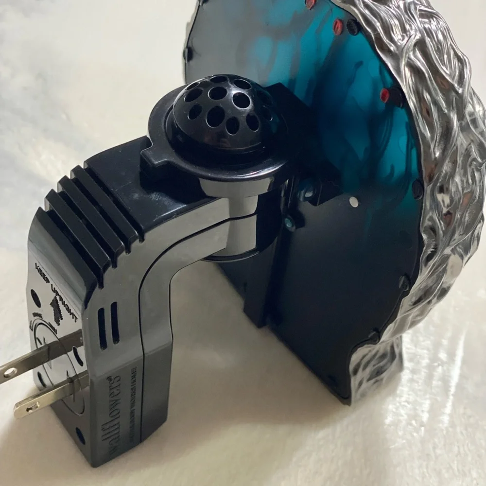 Bath & Body Works Stranger Things Demogorgon Nightlight - Black, Blue, Red